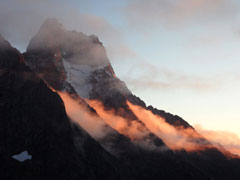 Aiguille du Plat de la Selle au soleil couchant.