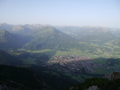 le soleil se lève sur Oberstdorf
