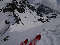 ski au-dessus du col